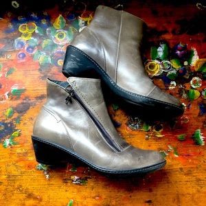 Dansko Billie Gray Burnished Leather Ankle Boots in Gray size 37